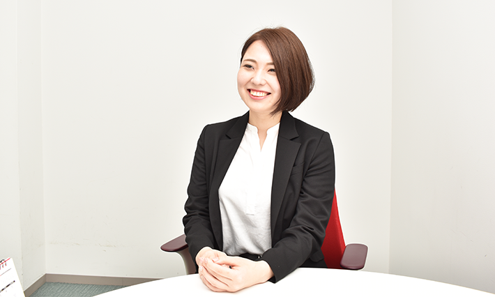 女性の転職サポートで大切にしていることを語る早水 綾香