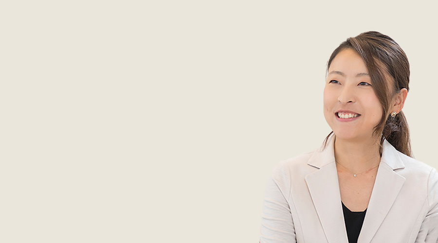 女性の転職サポートで大切にしていることを語る藤井 歩