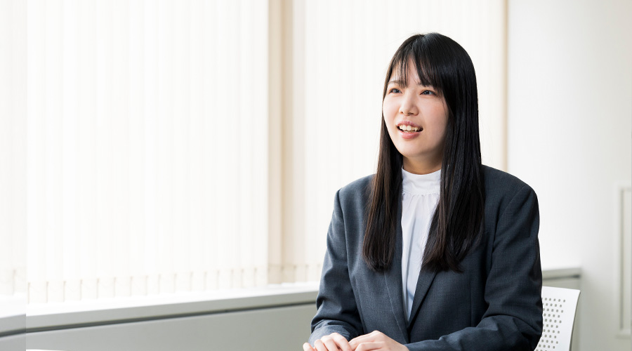 女性の転職サポートで大切にしていることを語る井上真花