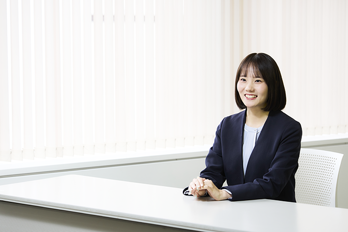 女性の転職サポートで大切にしていることを語る池上 愛未