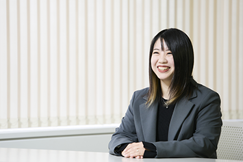 女性の転職サポートで大切にしていることを語る見目 茉由