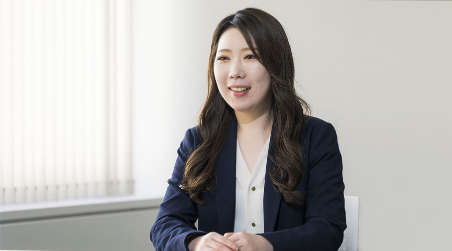 女性の転職サポートで大切にしていることを語る芳賀 未沙斗
