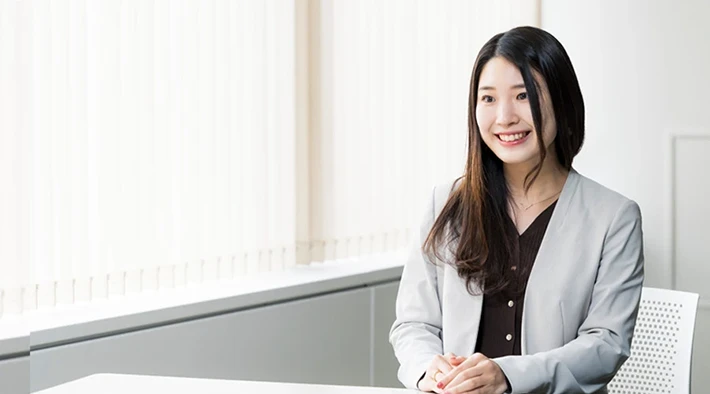 女性の転職サポートで大切にしていることを語る竹内美里