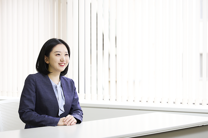 女性の転職サポートで大切にしていることを語る坂井 梨緒