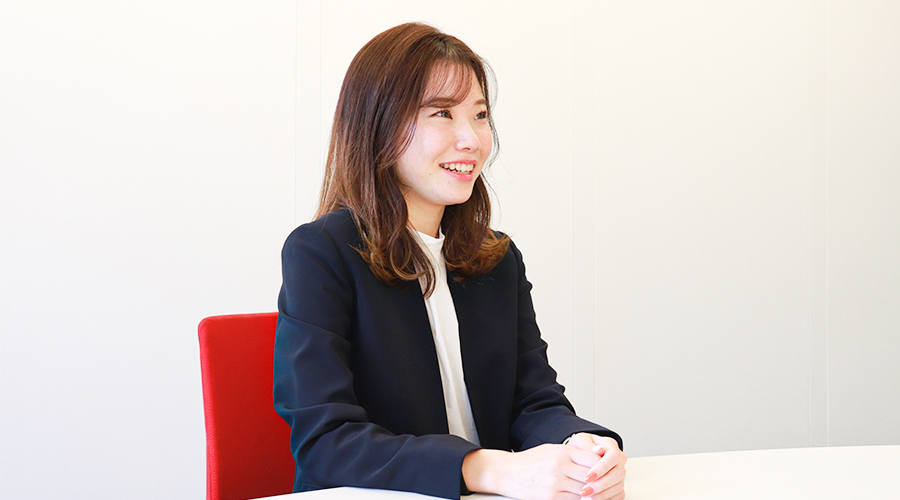女性の転職サポートで大切にしていることを語る齋藤千莉菜