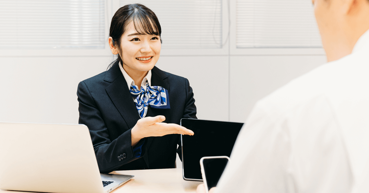 女性銀行員 女性の制服、窓口含め完全廃止 佐賀共栄銀行、変遷経て：朝日 ...